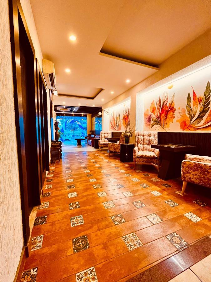 Hotel The Onix Dehradun Zewnętrze zdjęcie