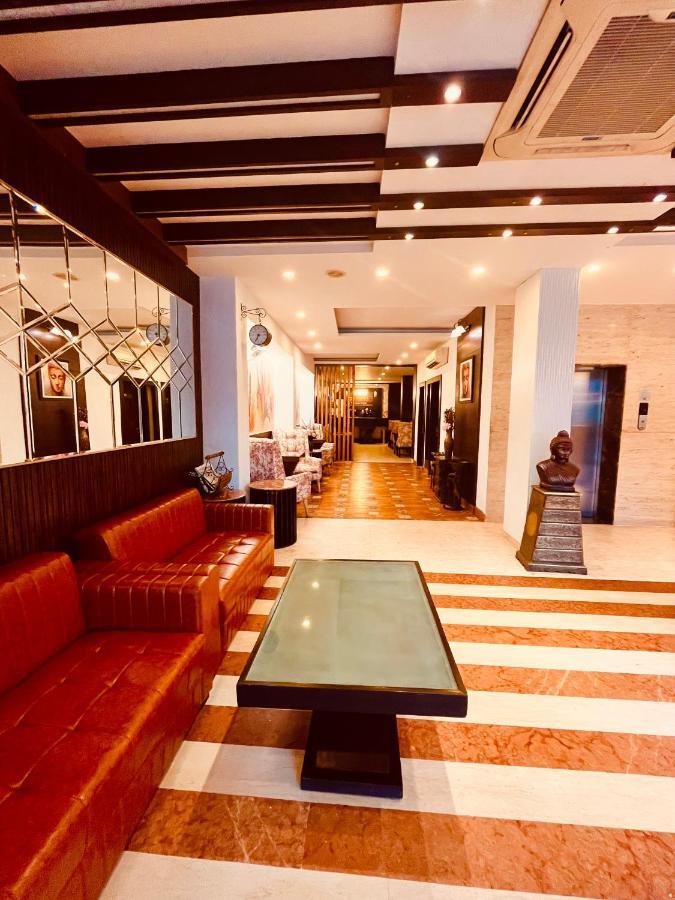 Hotel The Onix Dehradun Zewnętrze zdjęcie