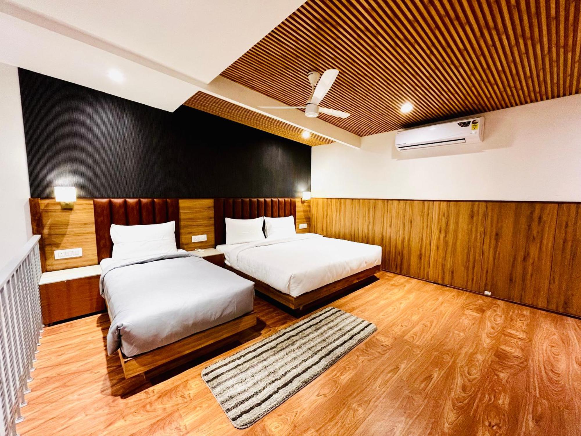 Hotel The Onix Dehradun Zewnętrze zdjęcie